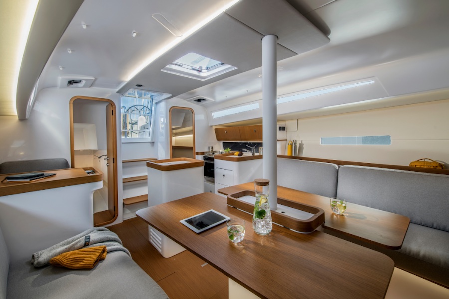Beneteau First 36 - Interior 3