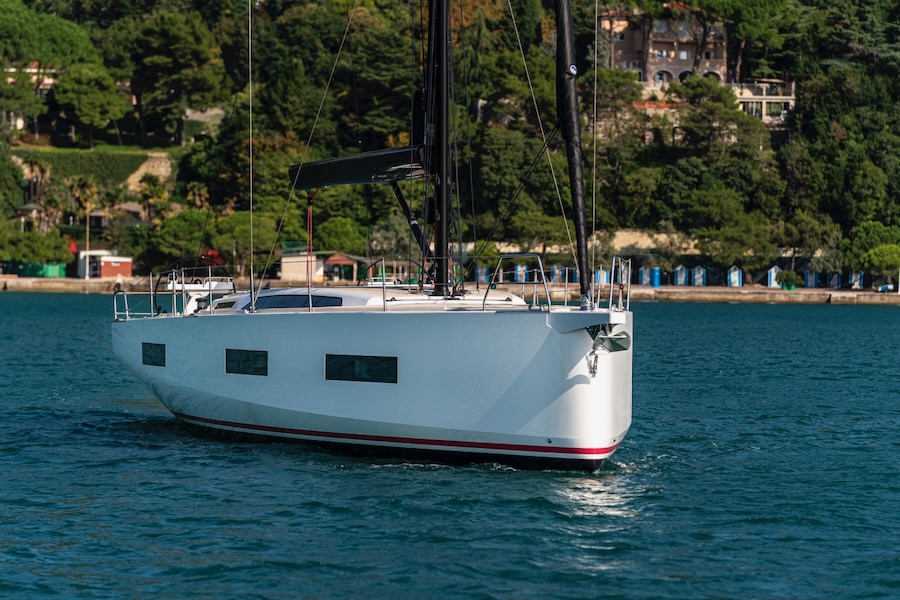 La prua del nuovo Solaris 55 è molto larga, come sui racer oceanici