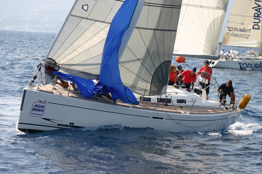 Silvano Botti a bordo di un Dufour 40 Performance alla Coppe del Re di Palma di Maiorca